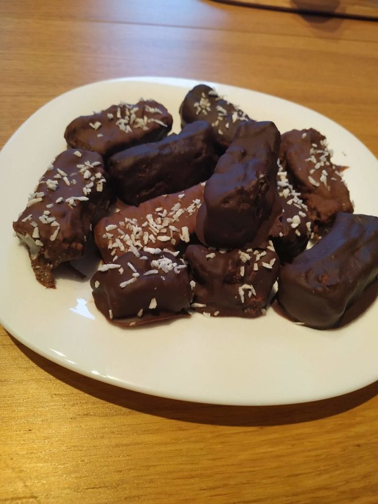 Dark Chocolate or Milk Chocolate Homemade Bounty bars Homemade Bounty Bars