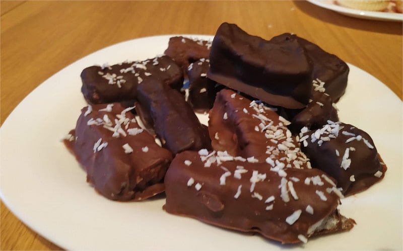 Dark Chocolate or Milk Chocolate Homemade Bounty bars Homemade Bounty Bars