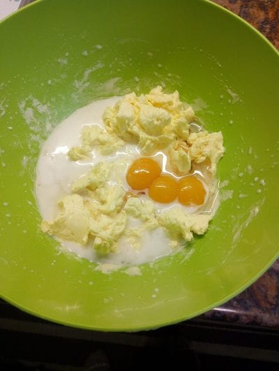 Separate the eggs in two mixing bowls. Using electric beaters, cream together the soft butter, yolks, almond milk and the erythritol until they are light and fluffy Sugar Free Tiramisu